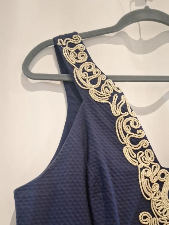 Lilly Pulitzer Navy Shift Dress with Gold Lace V-Neck Trim Size 16 - Picture 2 of 10